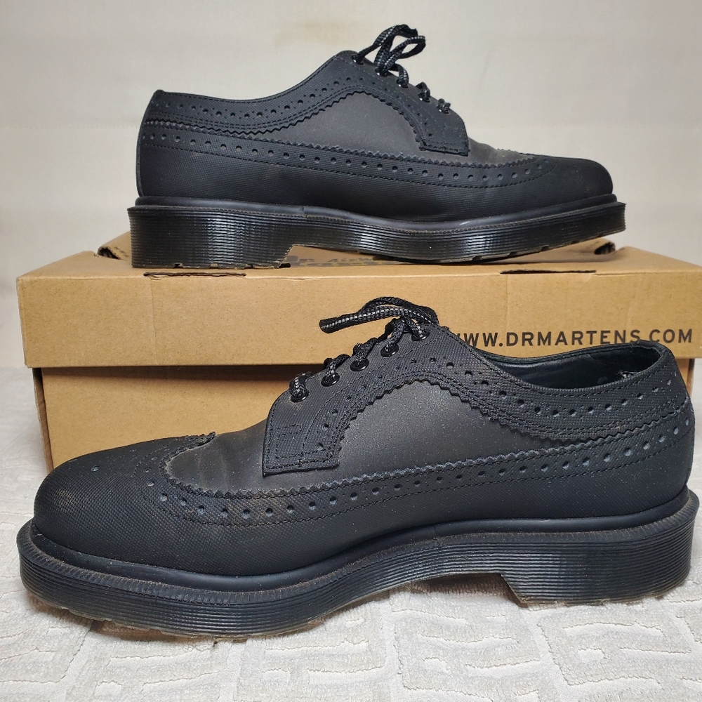 UK6 Dr Martens Brogue Shoe